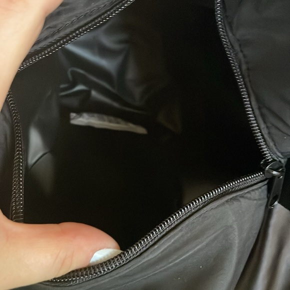 Victoria Secret pineapple cooler bag . NWT still in packaging ) - Picture 4 of 6